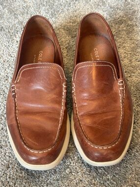 COLE HAAN Original Grand Venetian Tan Loafers Men's
Size 8.5